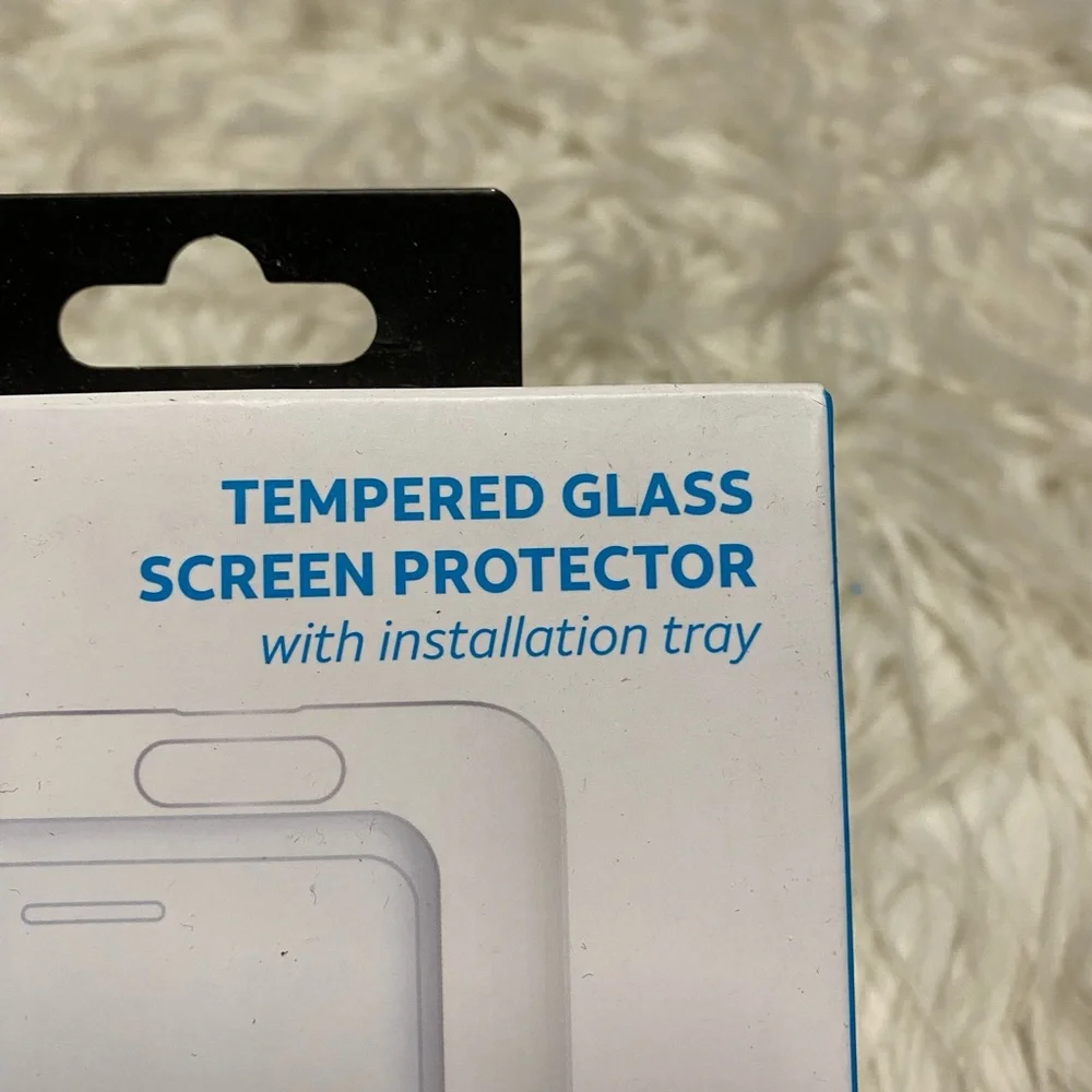 New Tempered Glass Screen Protection iPhone 6.7 Pro - Picture 2 of 5
